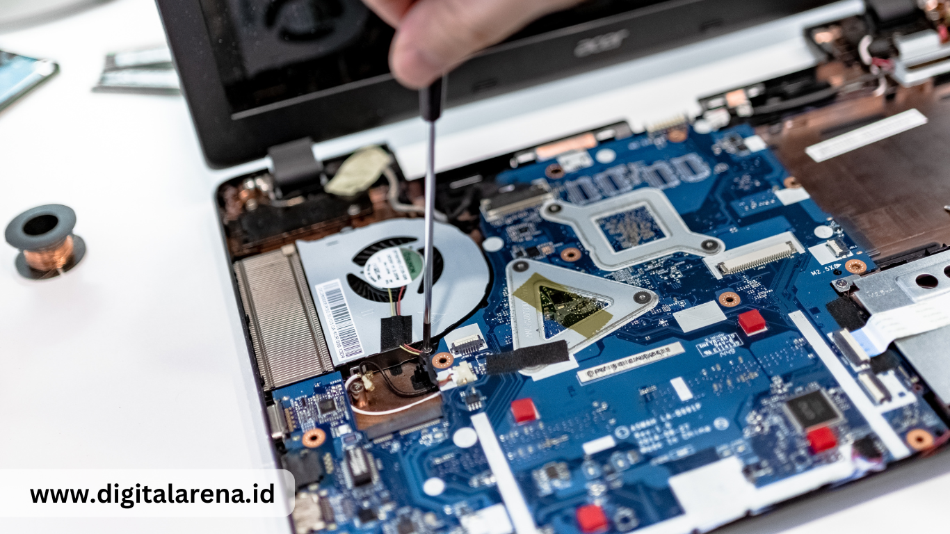 Komponen hardware laptop seperti RAM SSD dan kartu grafis